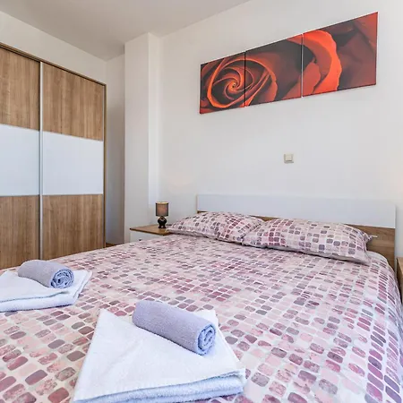 Lägenhet Private Stara Baška