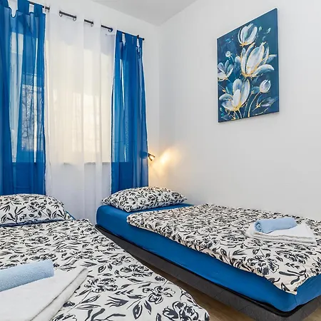 Private * Stara Baška